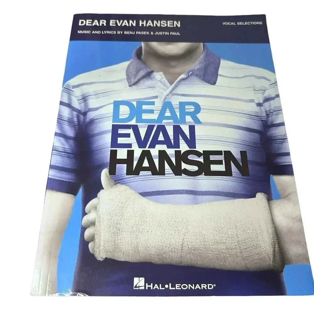 Hal Leonard Corporation Dear Evan Hansen Vocal Selections by Benj Pasek Book